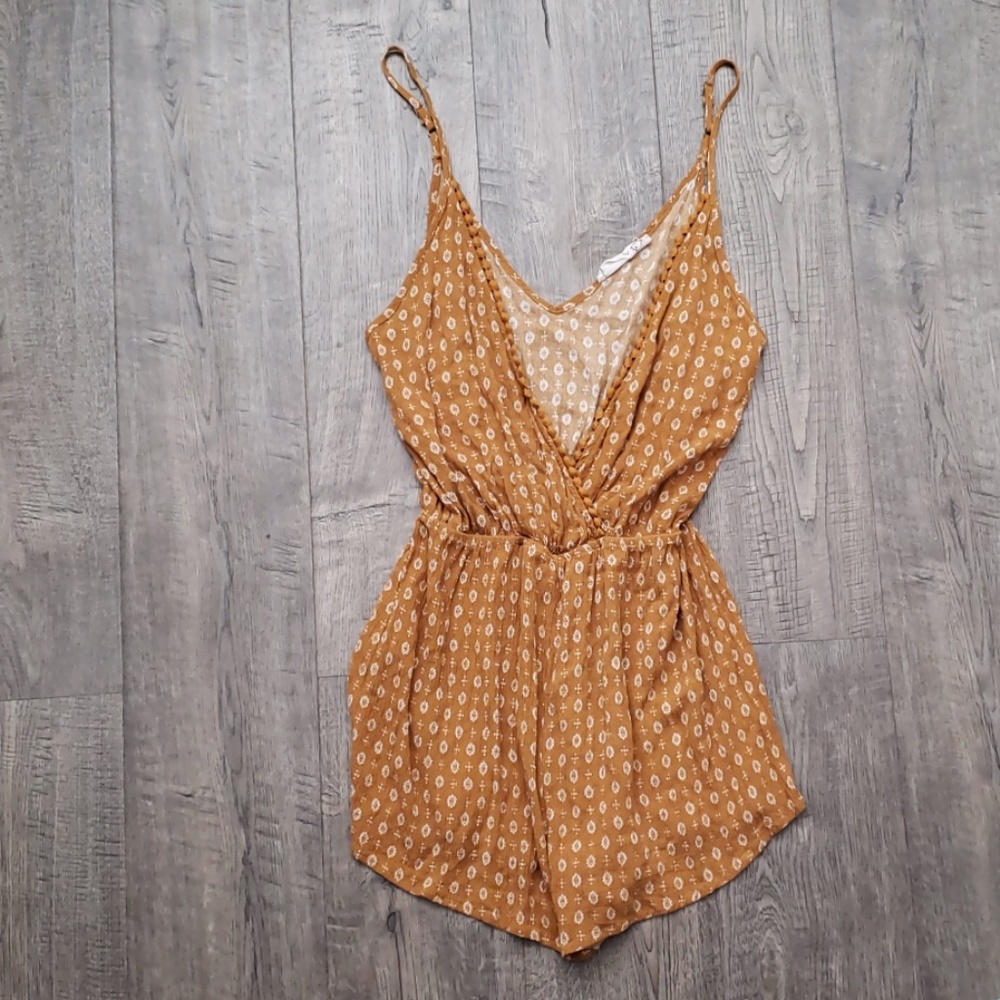 Romper - Picture 1 of 2